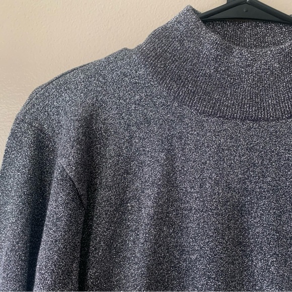 Vintage Metallic Silver Long Sleeve Turtle/High Neck Silver Top Size Small - Picture 3 of 10